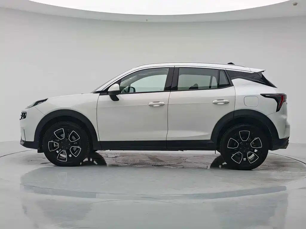 Lynk & Co 06 — миниатюра 13