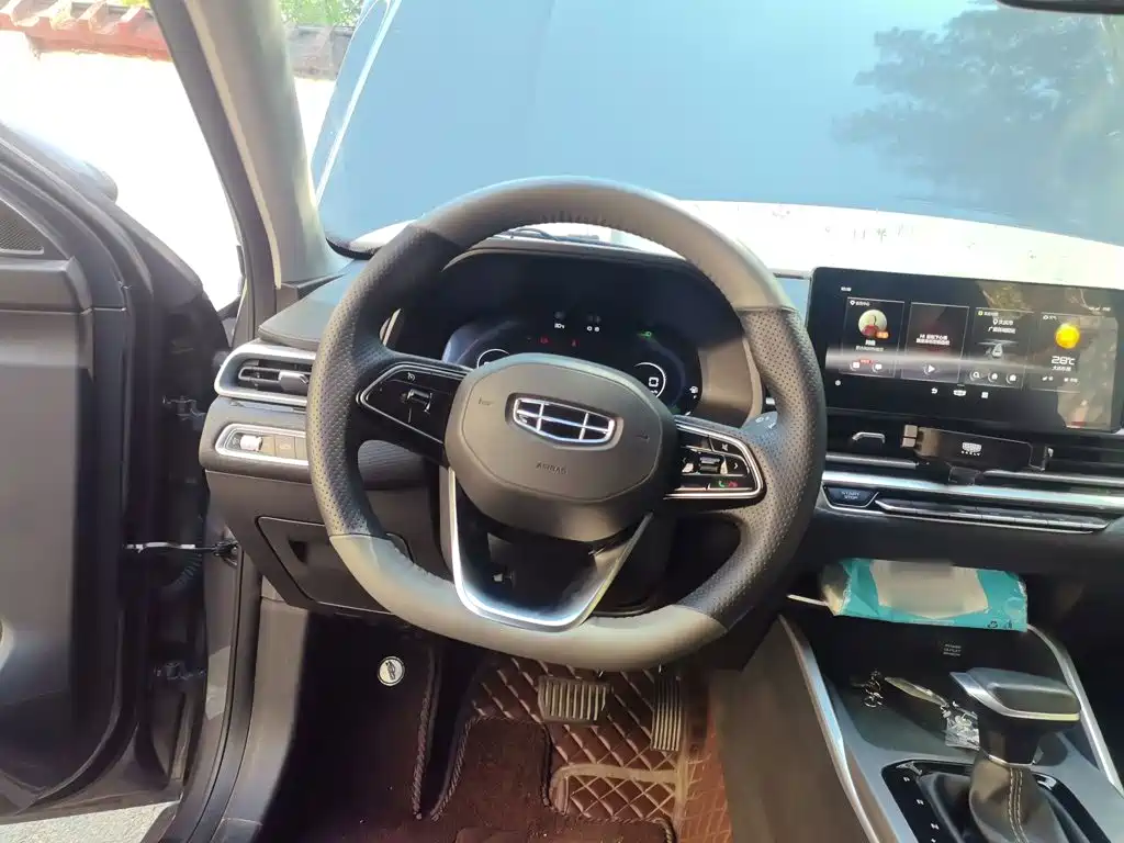 Geely Emgrand — миниатюра 6