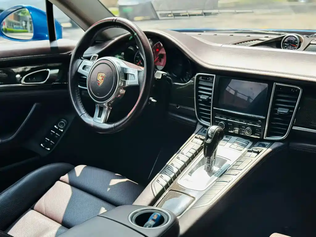 Porsche Panamera — миниатюра 6