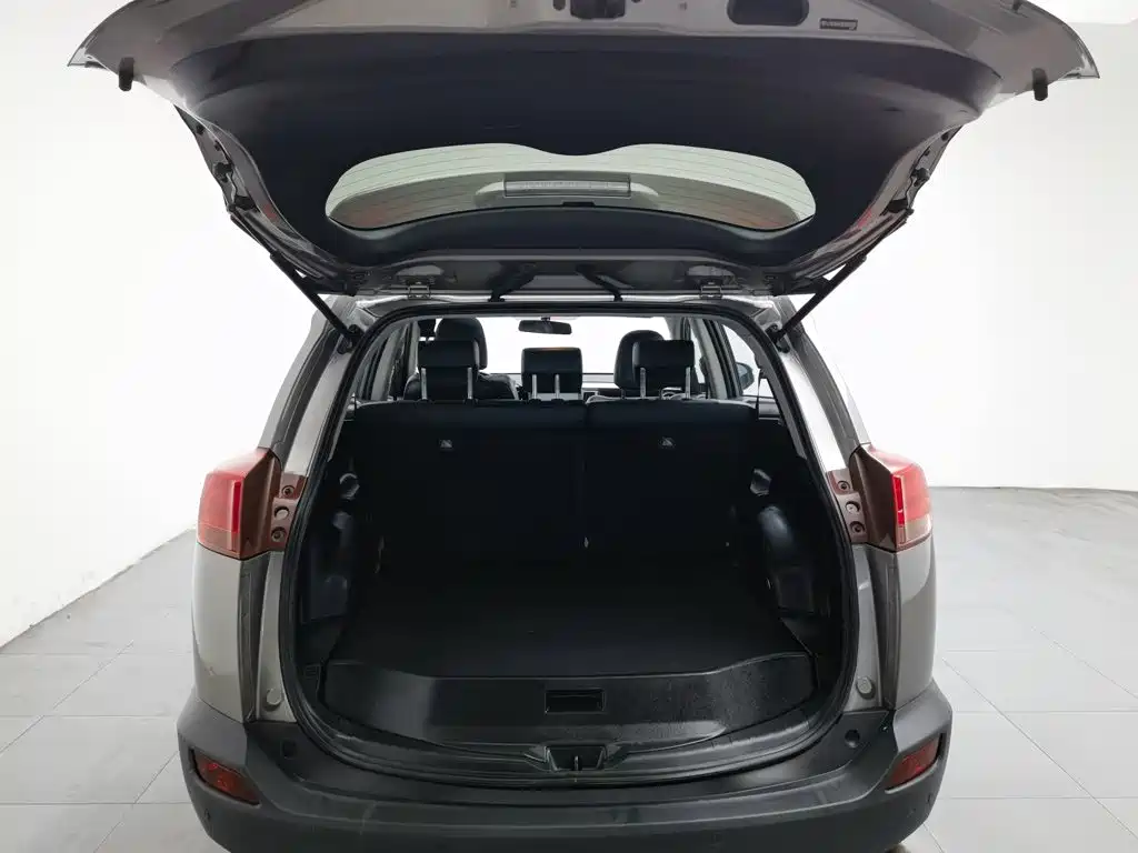 Toyota RAV4 — миниатюра 16