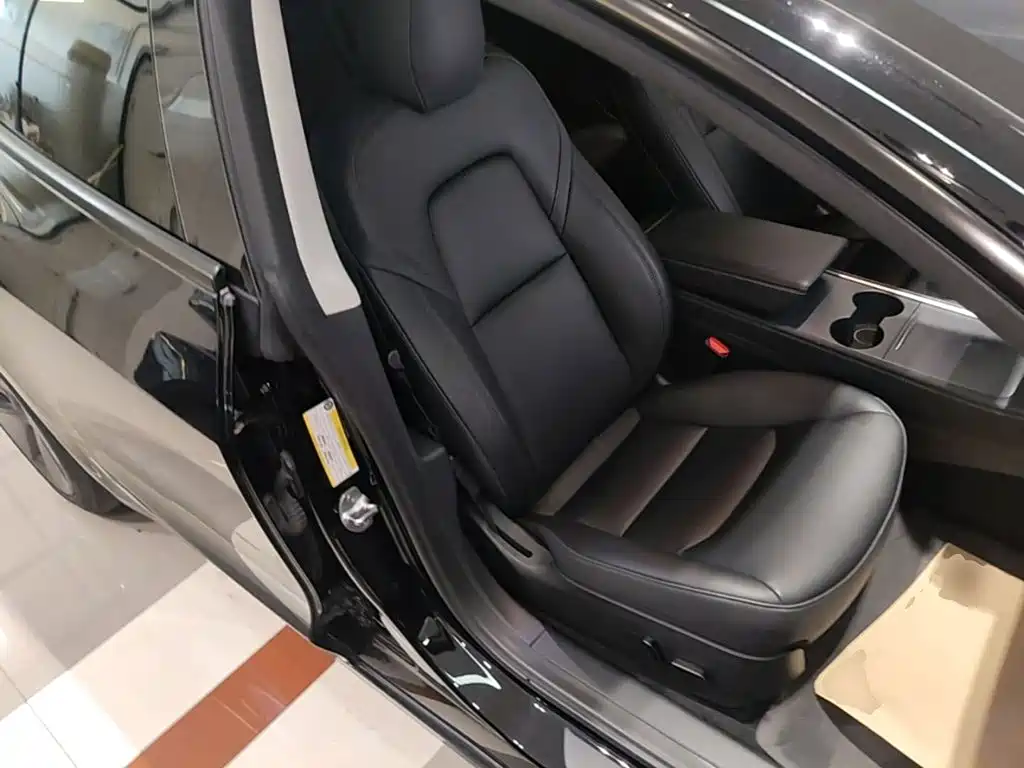Tesla Model 3 — миниатюра 25