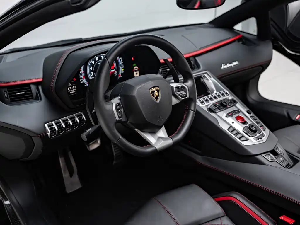 Lamborghini Aventador — миниатюра 11