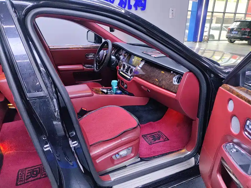 Rolls-Royce Ghost — миниатюра 11