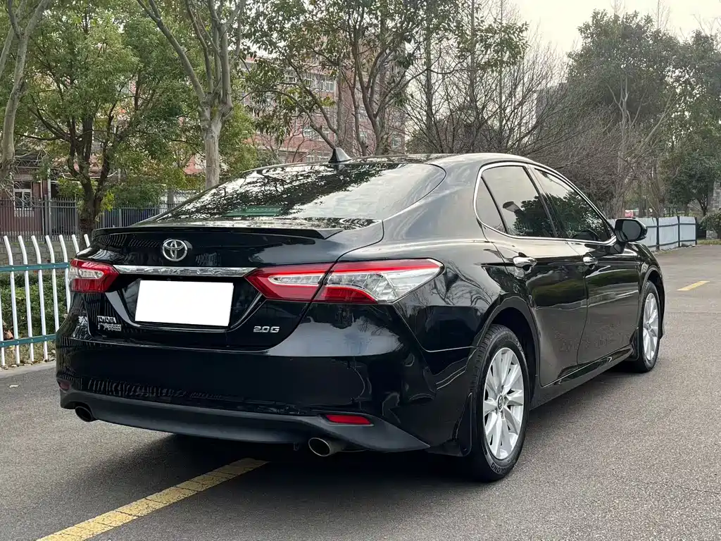 TOYOTA CAMRY