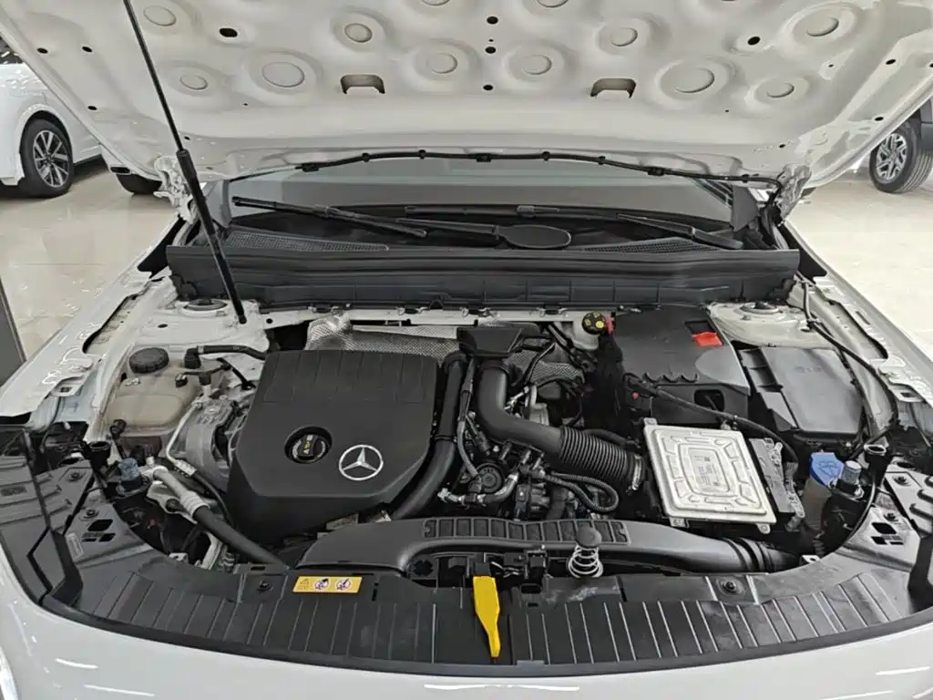 Mercedes-Benz GLB — миниатюра 20