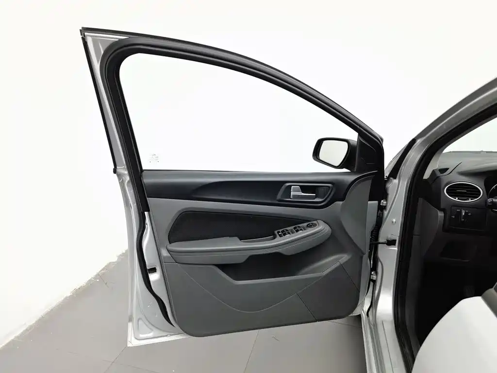 Ford Focus — миниатюра 8