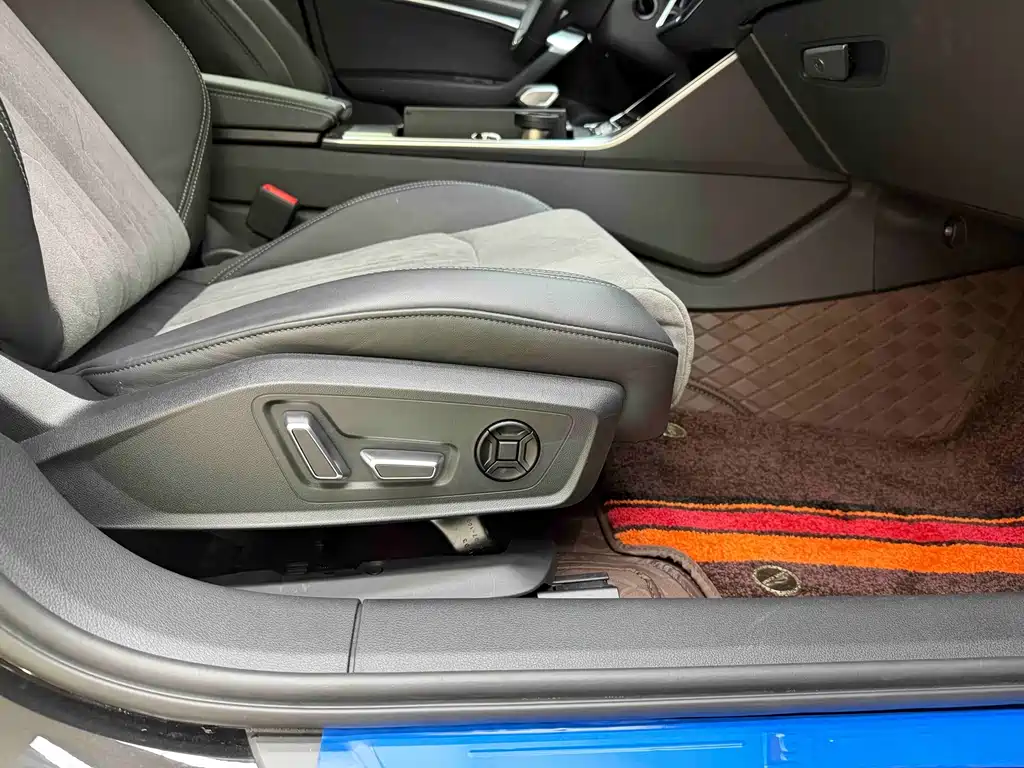 Audi A6L — миниатюра 32