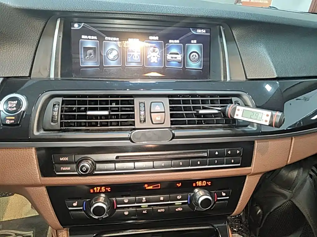 BMW 5 Series — миниатюра 13