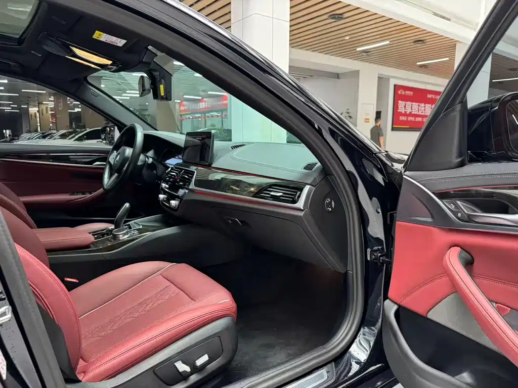BMW 5 Series — миниатюра 16