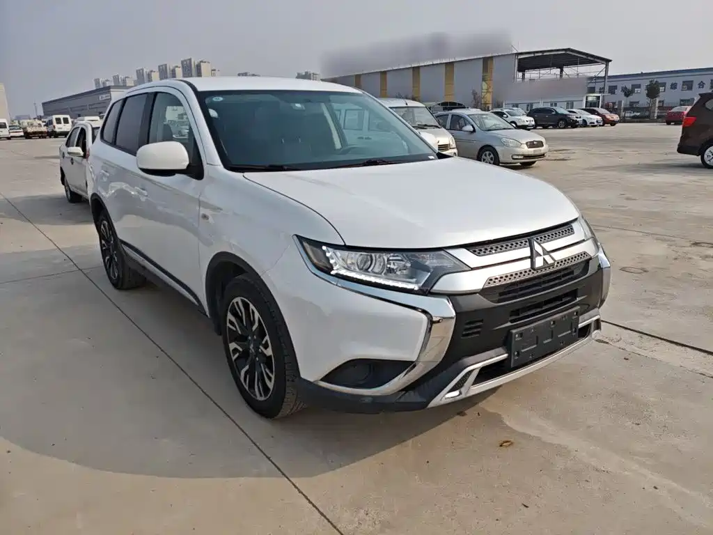 Mitsubishi Outlander — миниатюра 22
