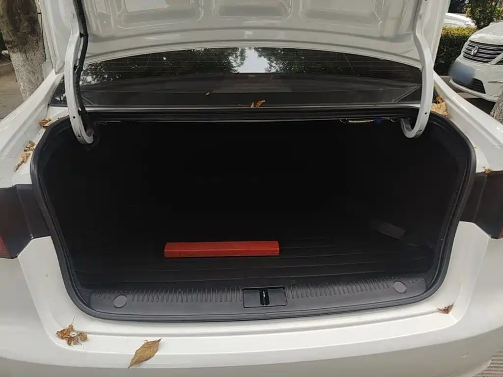 Roewe 360 — миниатюра 19