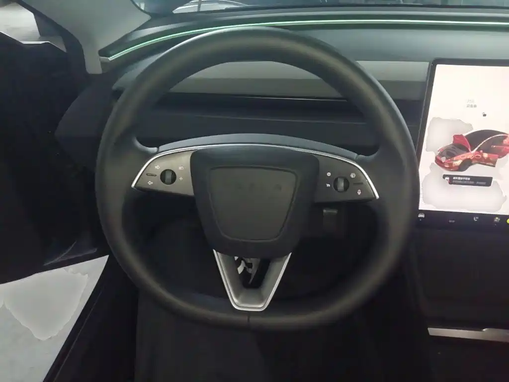 Tesla Model 3 — миниатюра 11