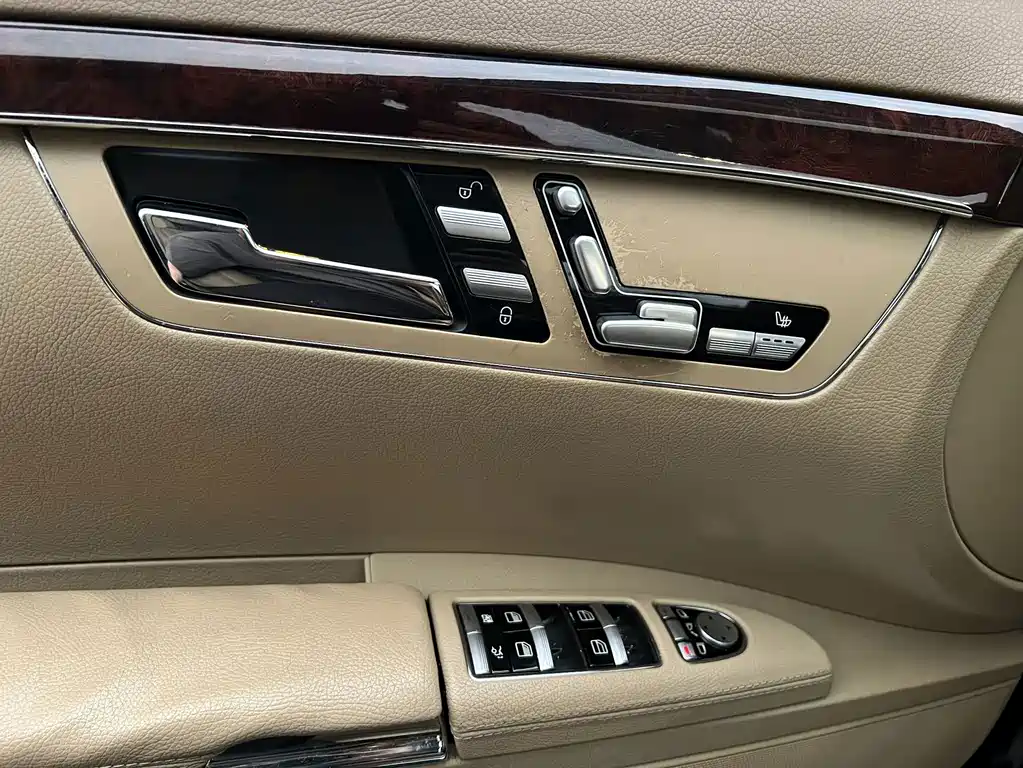 Mercedes-Benz S-Class — миниатюра 13