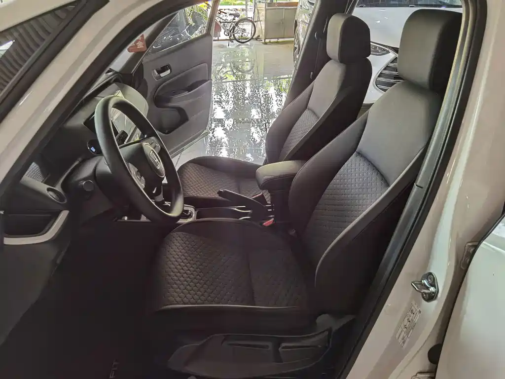 Honda Fit — миниатюра 13