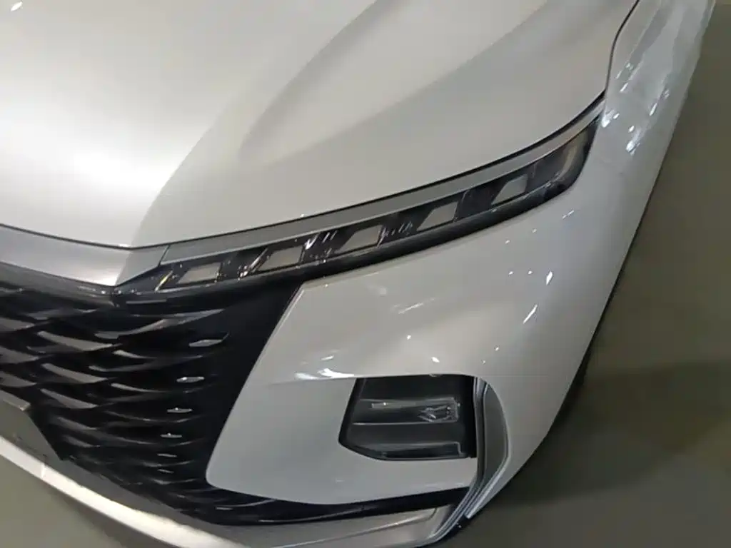 Roewe RX5 eMAX — миниатюра 24