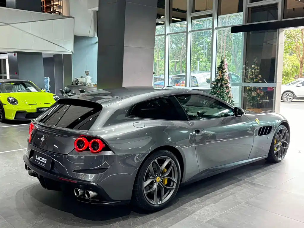Ferrari GTC4Lusso — миниатюра 8