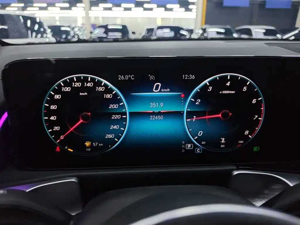 Mercedes-Benz GLB — миниатюра 12