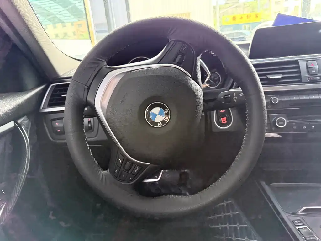 BMW 3 Series — миниатюра 13