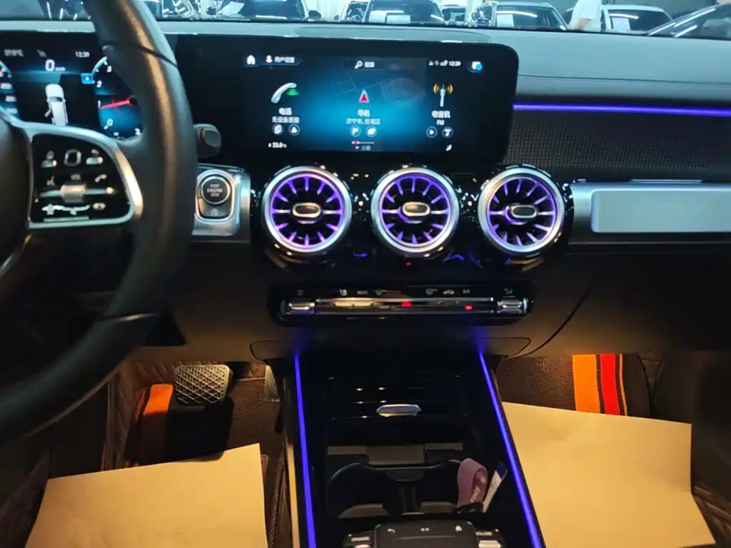 Mercedes-Benz GLB — миниатюра 13