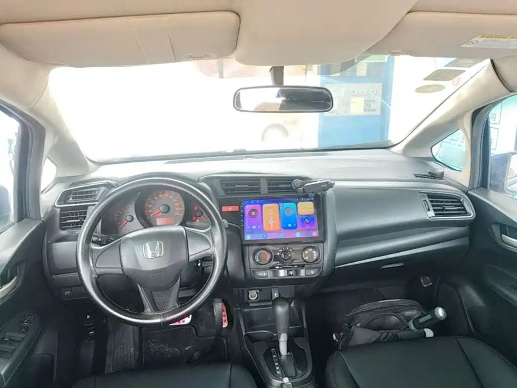 Honda Fit — миниатюра 10