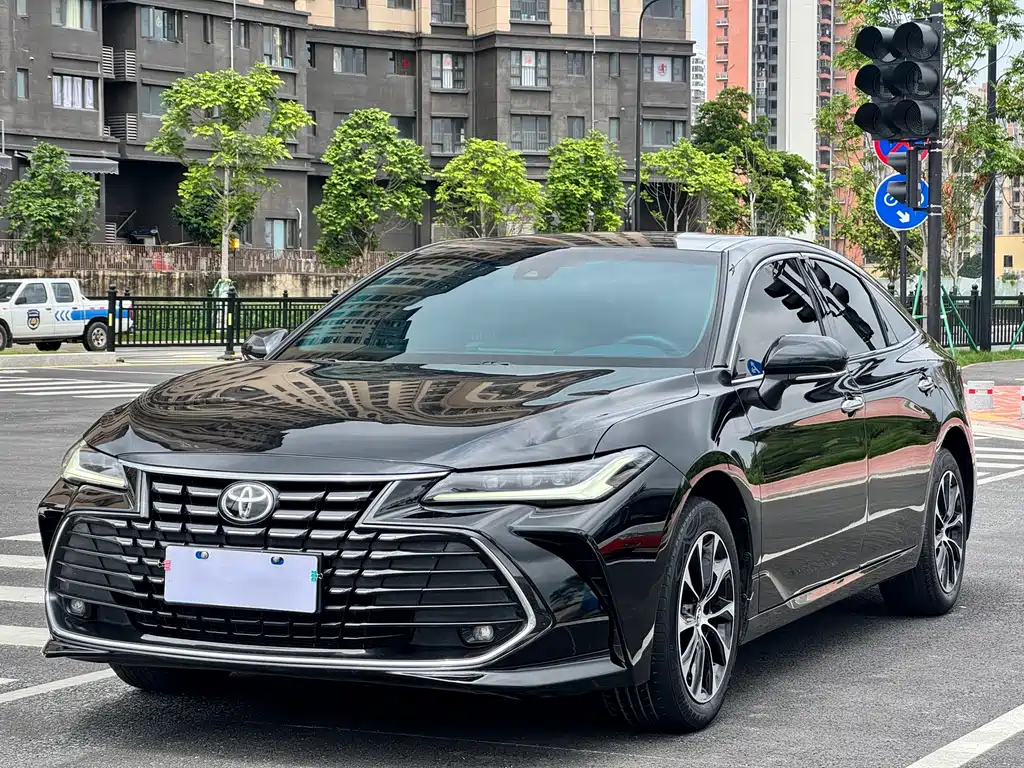 Купить Toyota Avalon