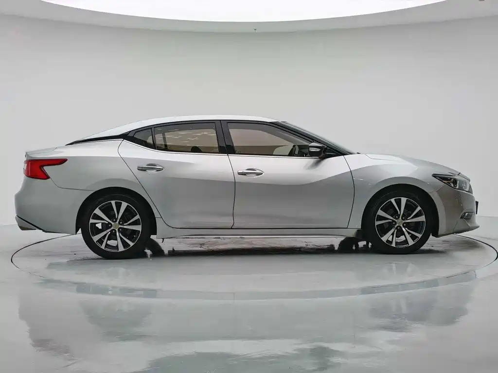 Nissan Cima 2.5L XE Elite Edition, фото 7
