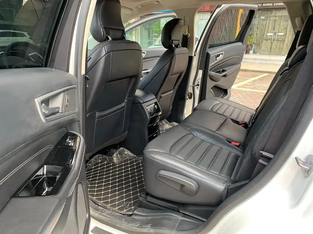 Ford Edge — миниатюра 9