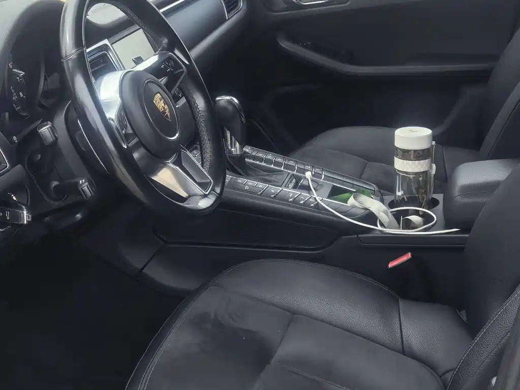 Porsche Macan — миниатюра 9