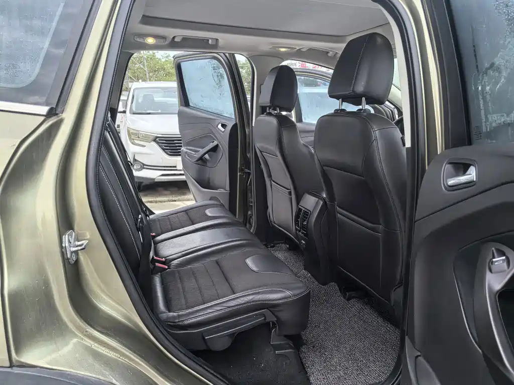 Ford Kuga — миниатюра 12