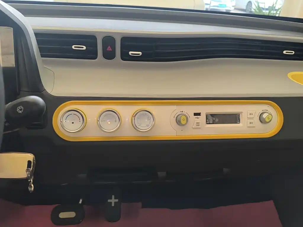 Wuling MINIEV — миниатюра 13