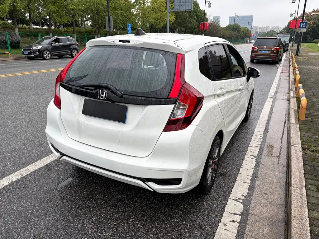 Honda Fit — миниатюра 5