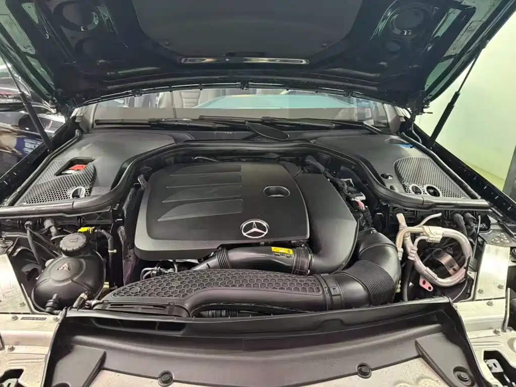 Mercedes-Benz E-Class — миниатюра 14