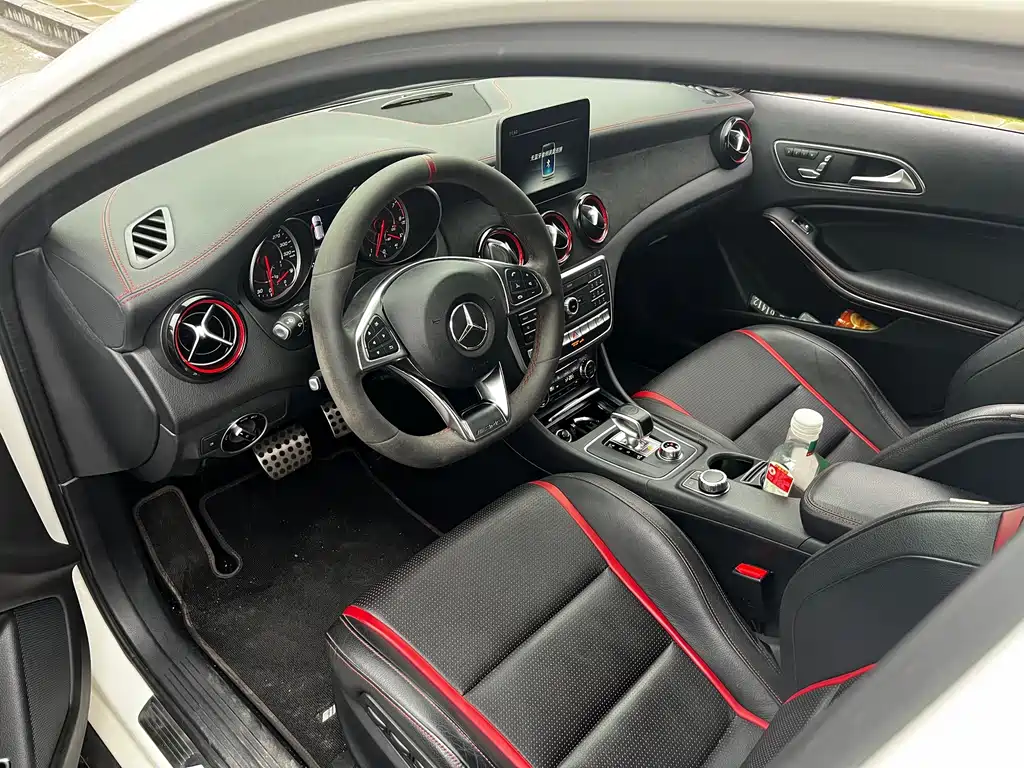 Mercedes-Benz GLA AMG — миниатюра 11