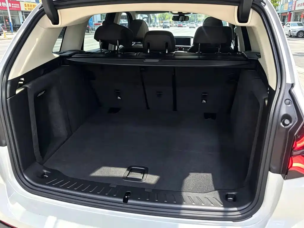 BMW iX3 — миниатюра 7
