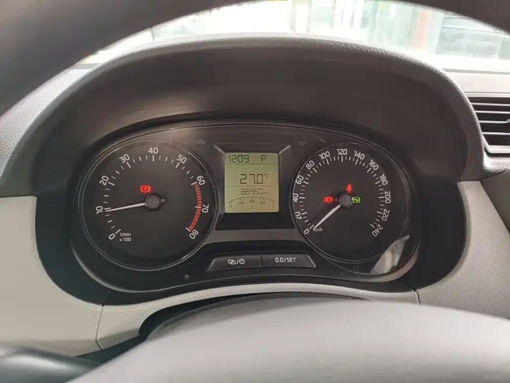 Skoda Fabia — миниатюра 12