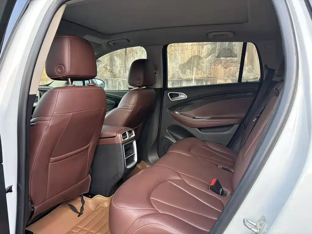 Buick Envision Plus — миниатюра 7