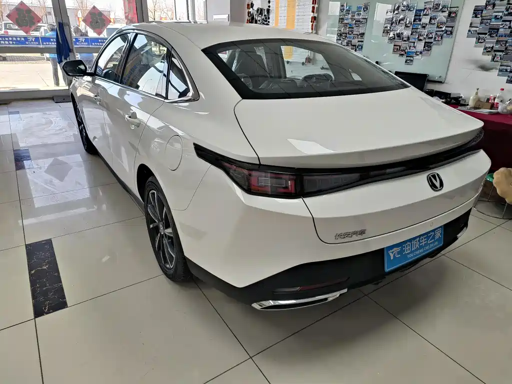 Changan Eado — миниатюра 7