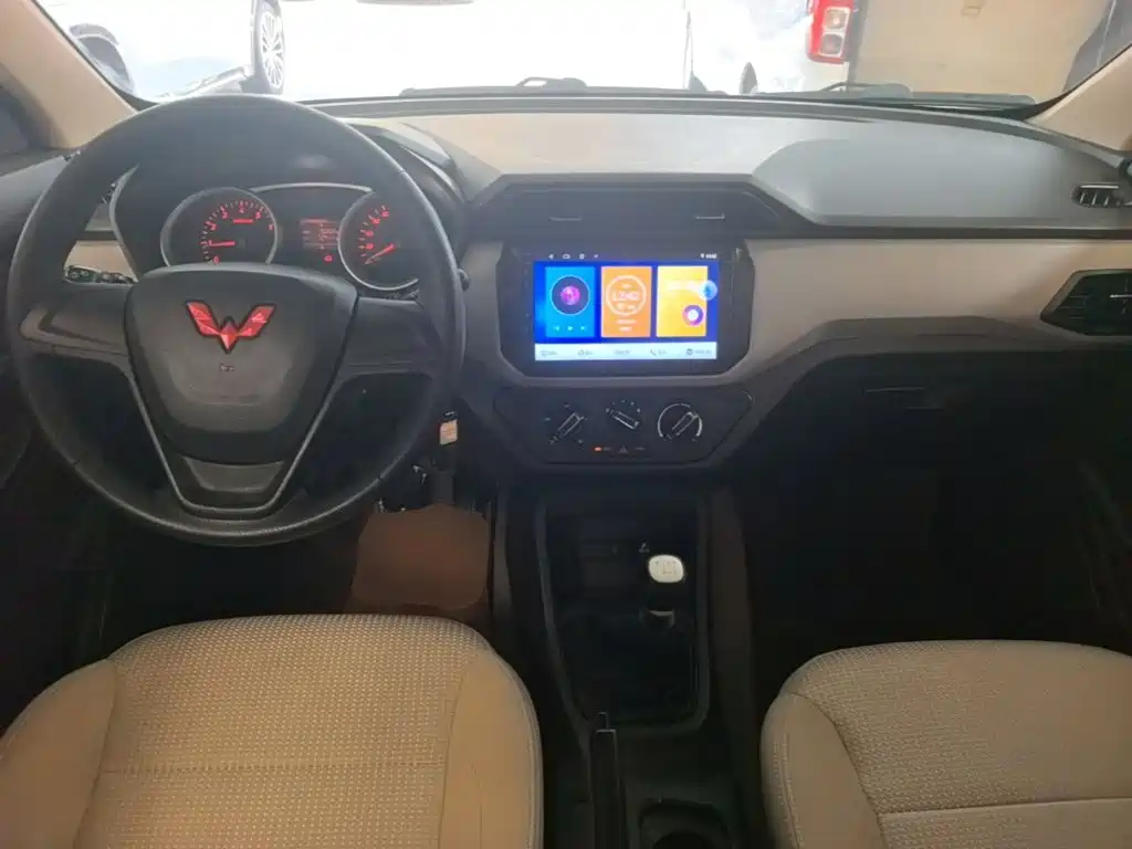 Wuling Hongguang — миниатюра 10