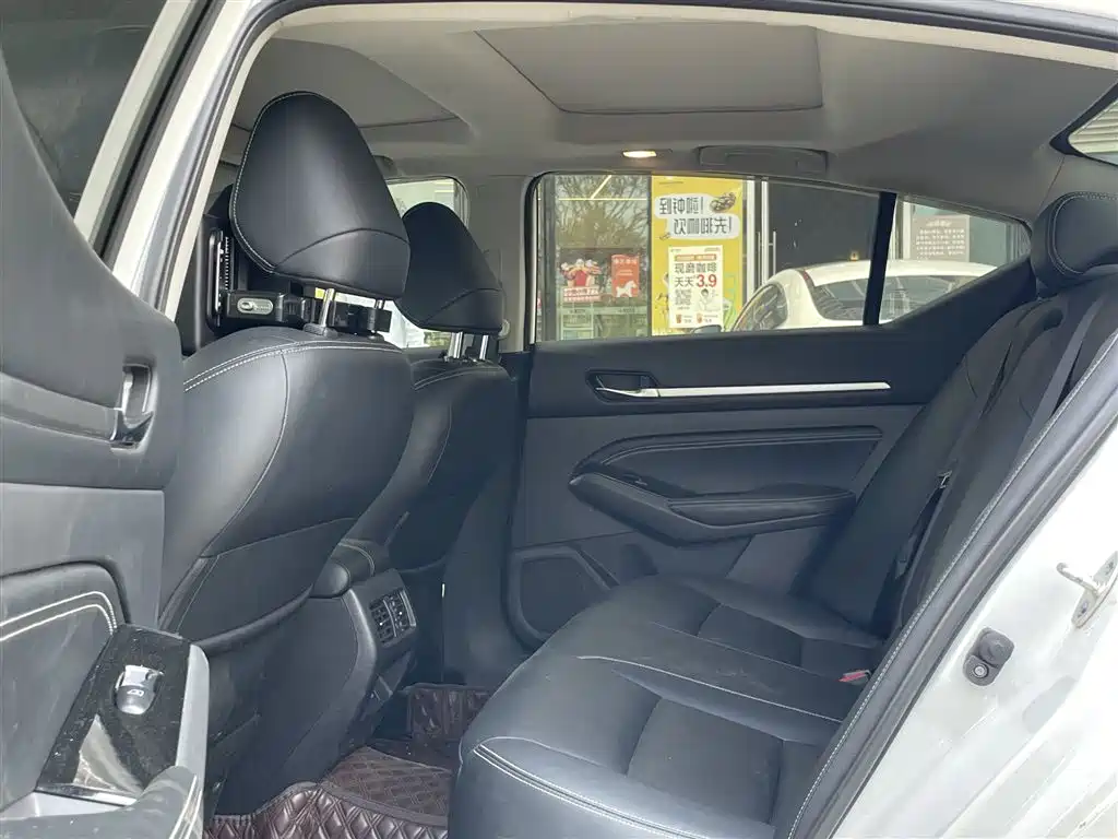 Nissan Teana — миниатюра 7