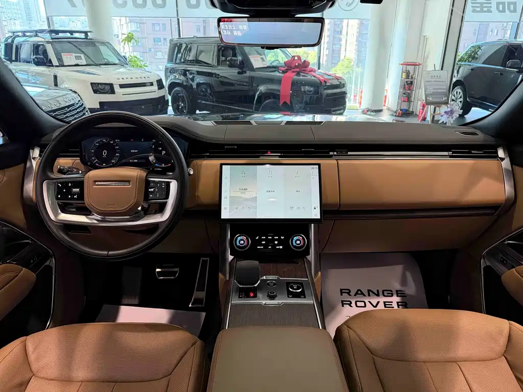 Land Rover Range Rover 2023 — фото 20
