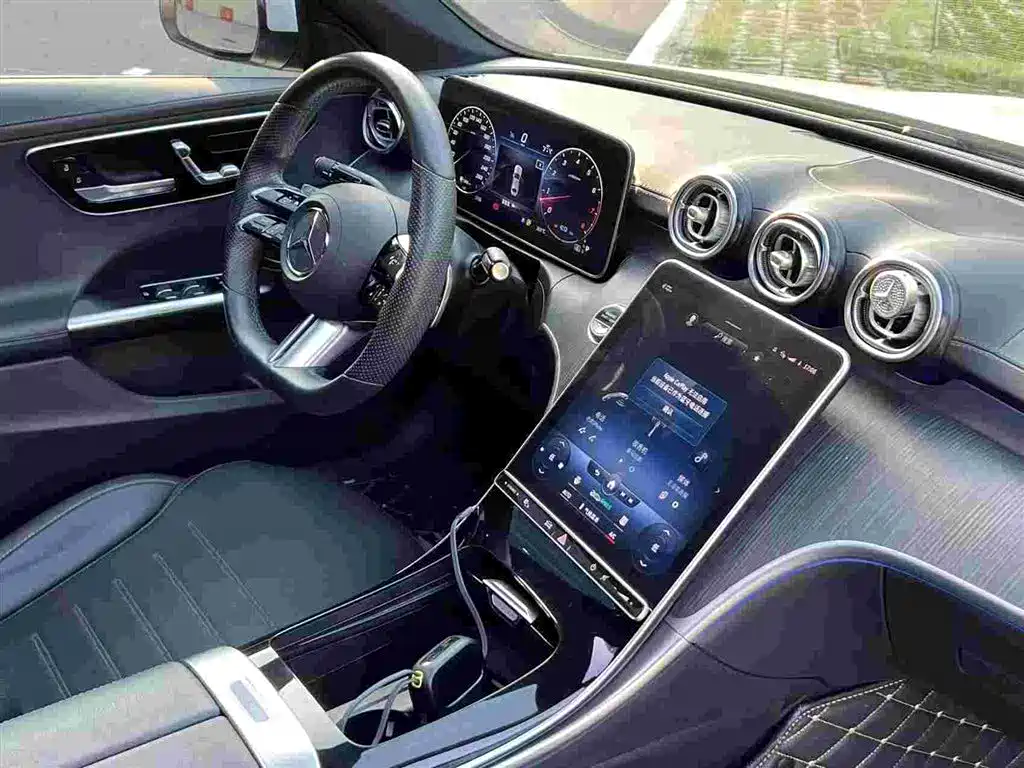 Mercedes-Benz C-Class — миниатюра 11