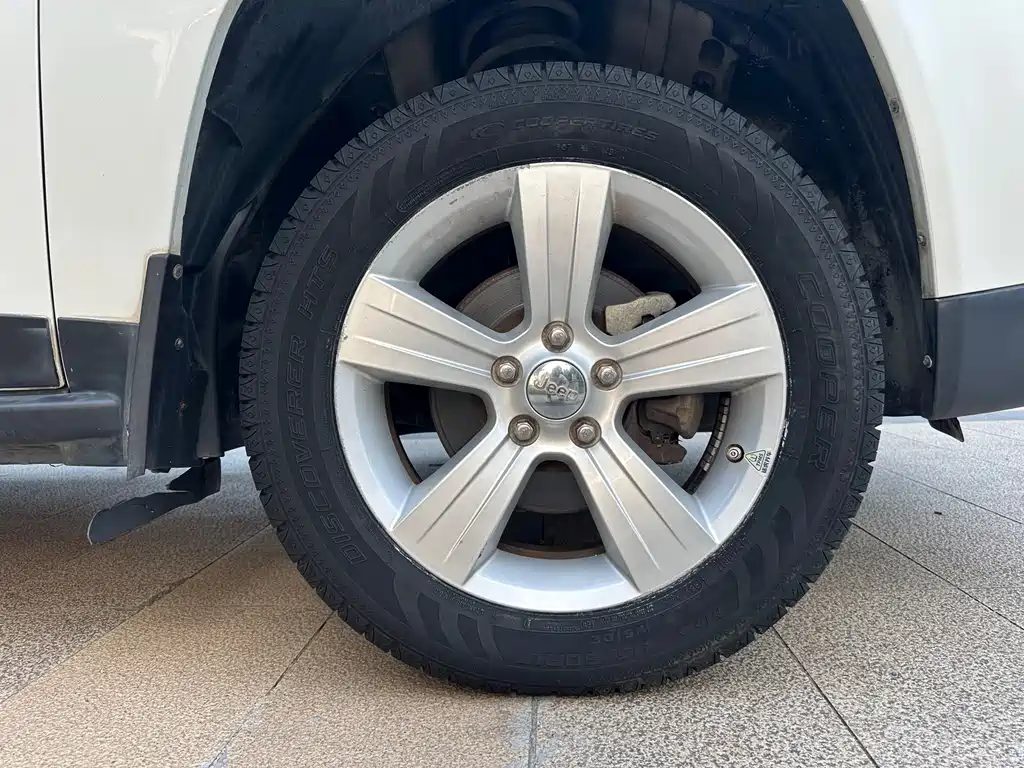 Jeep Compass (Import) — миниатюра 17