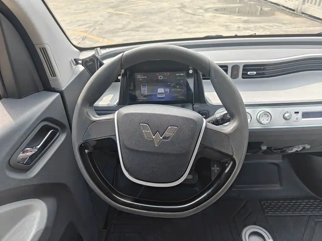 Wuling MINIEV — миниатюра 13