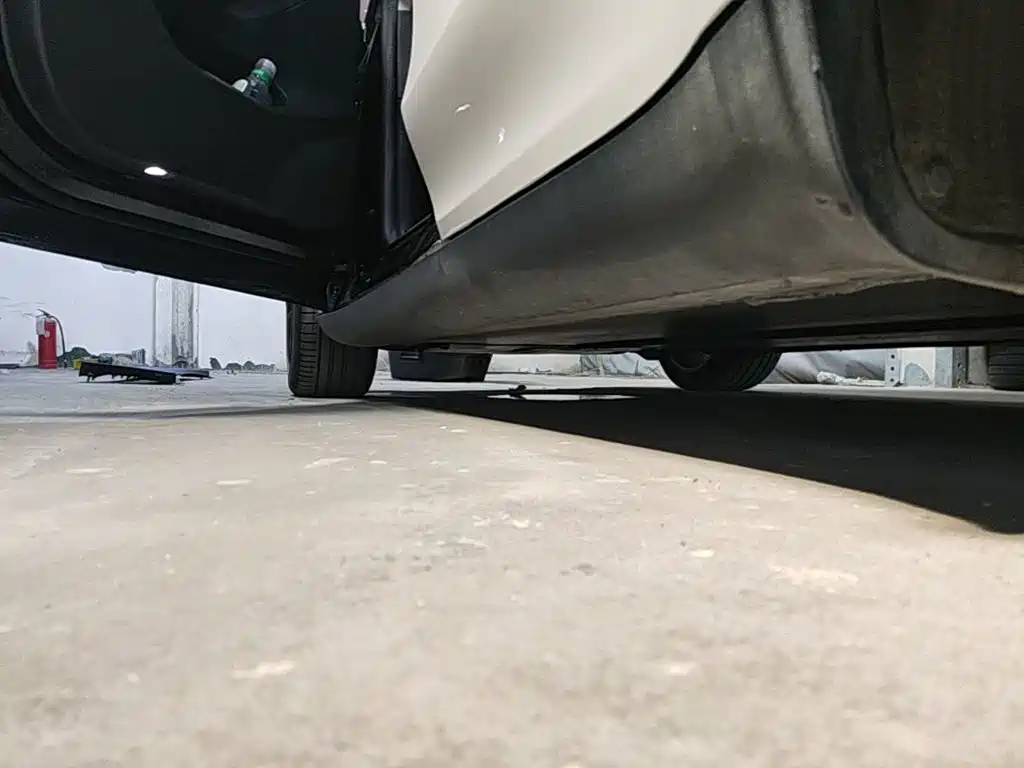 Tesla Model Y — миниатюра 22