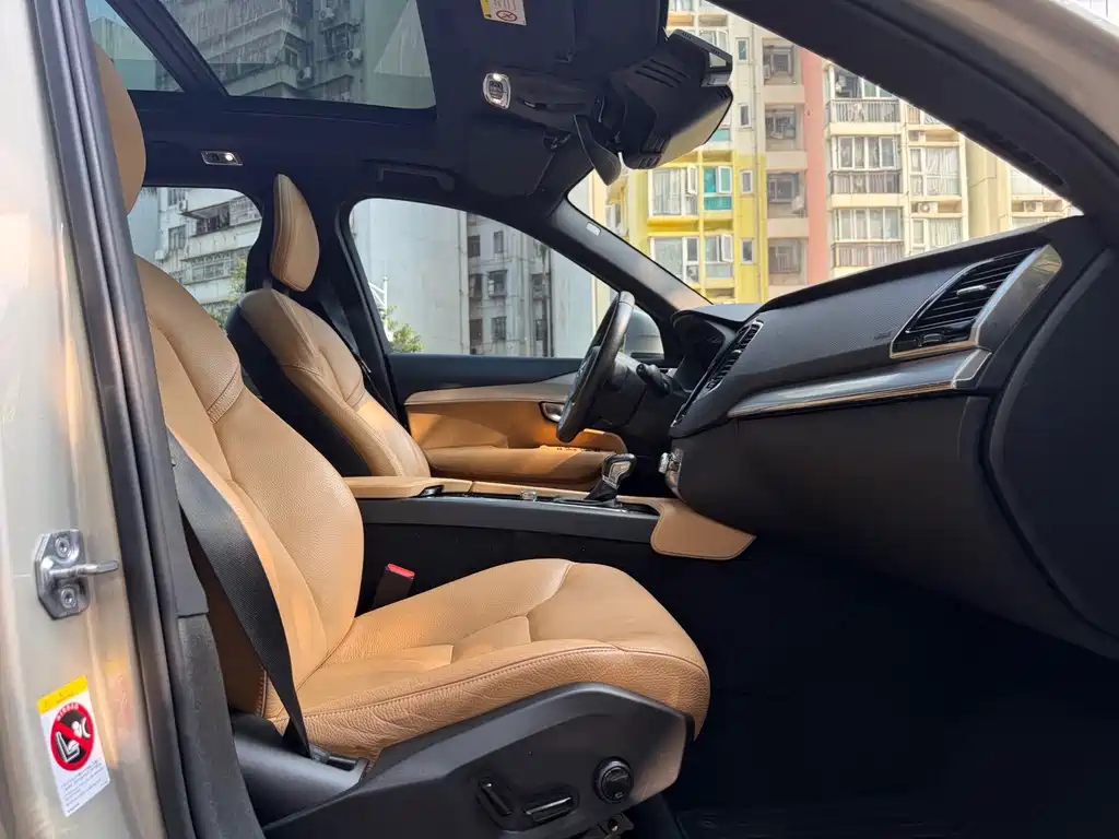 Volvo XC90 — миниатюра 8