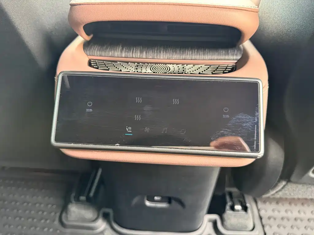 NIO EC6 — миниатюра 23