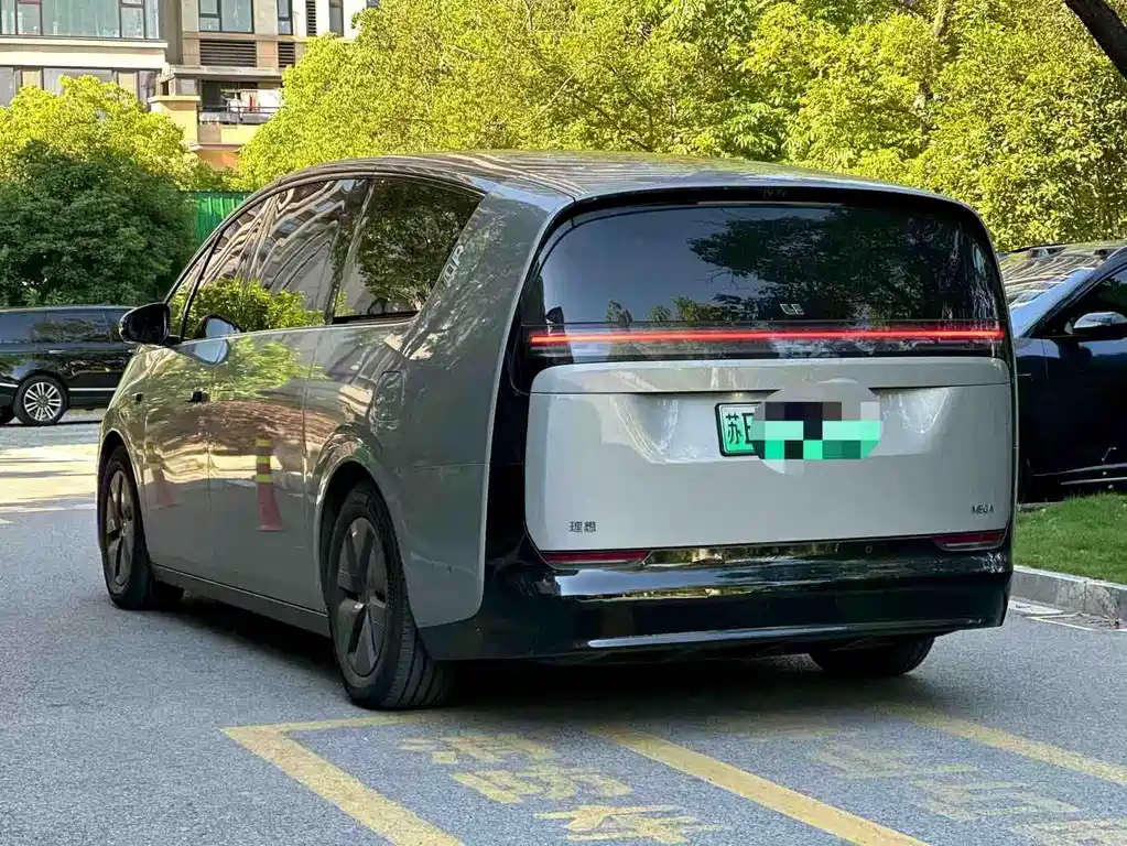 Li Auto MEGA 2024 Ultra