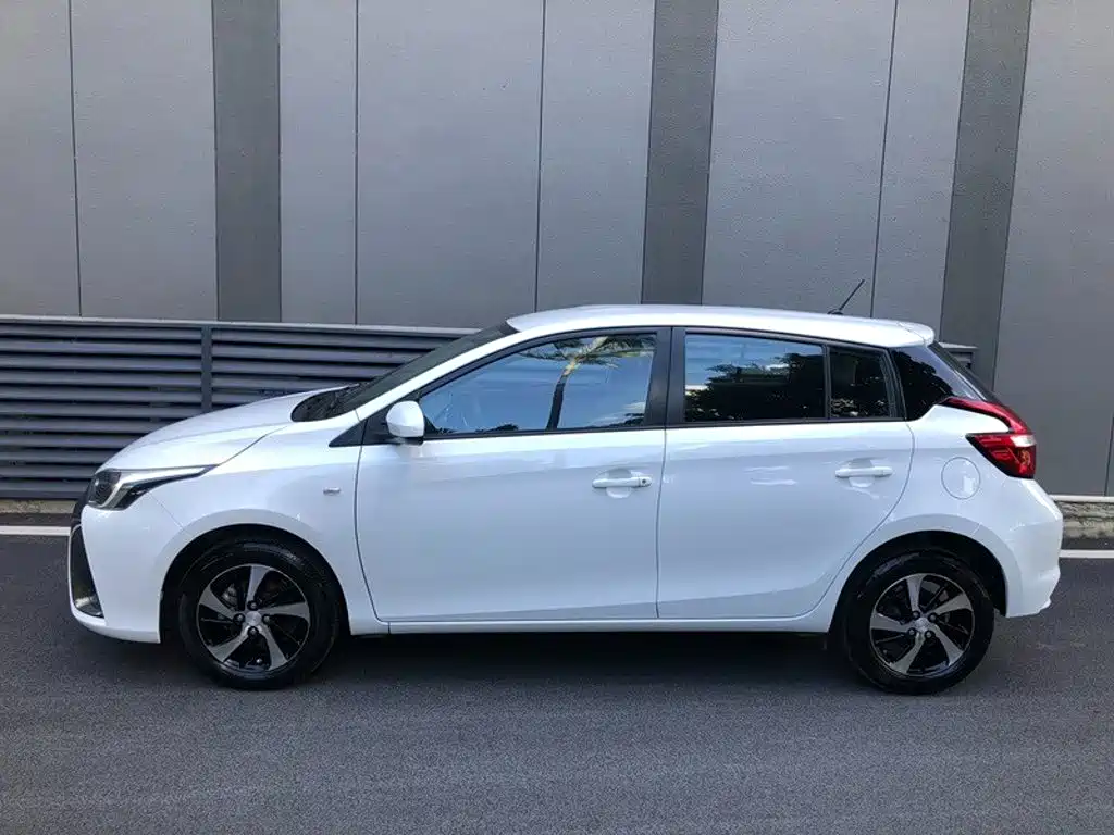 Toyota Yaris L — миниатюра 11