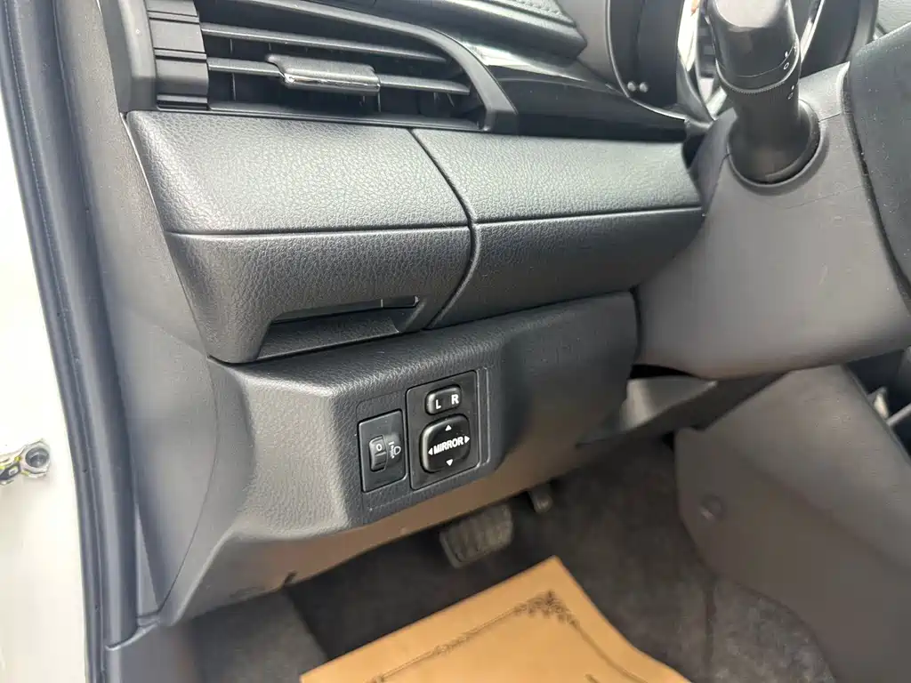 Toyota Yaris L — миниатюра 12