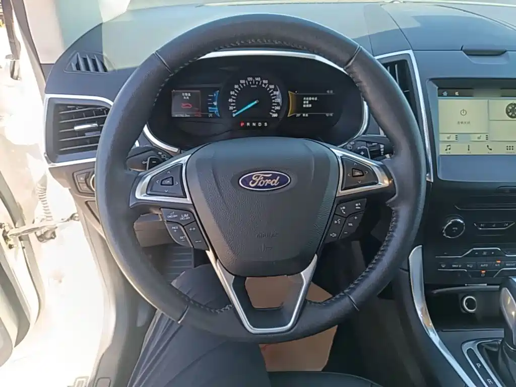 Ford Edge — миниатюра 11